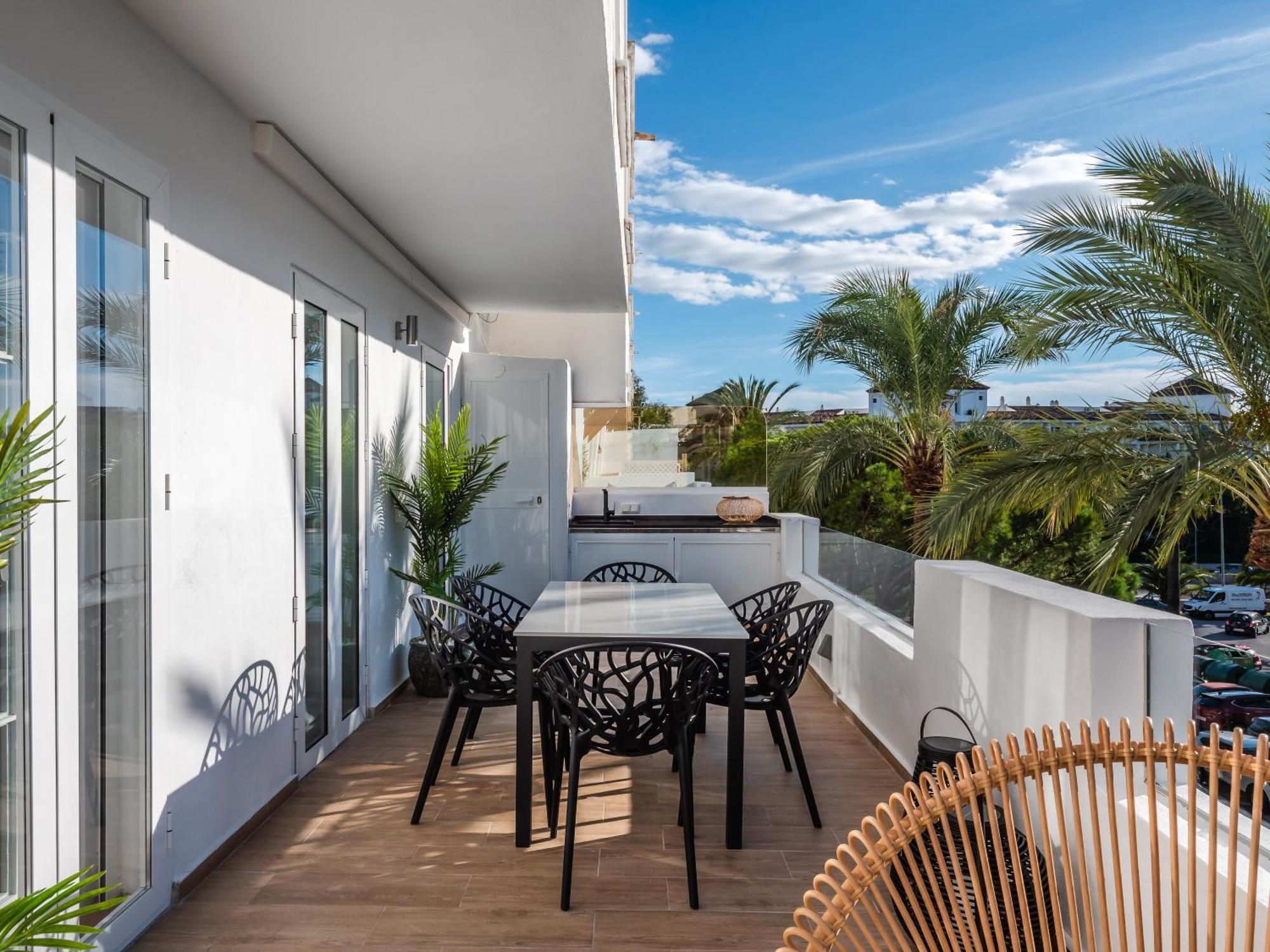 3 Bdrm Stylish Apt W Pool In Puerto Banus Marbella Exterior foto