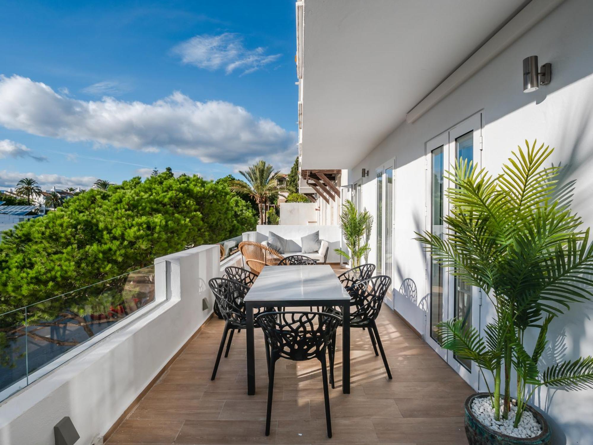 3 Bdrm Stylish Apt W Pool In Puerto Banus Marbella Exterior foto