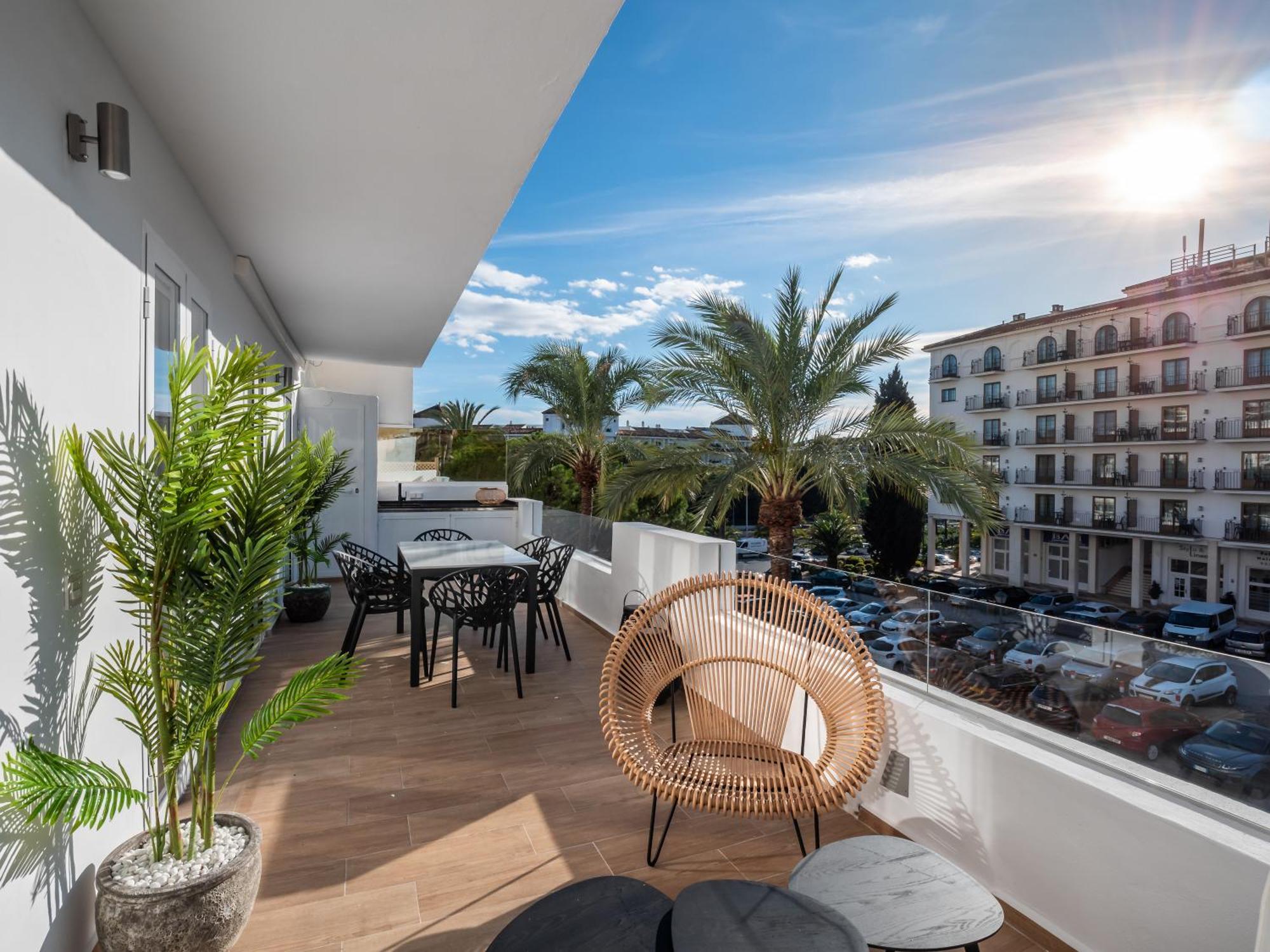3 Bdrm Stylish Apt W Pool In Puerto Banus Marbella Exterior foto