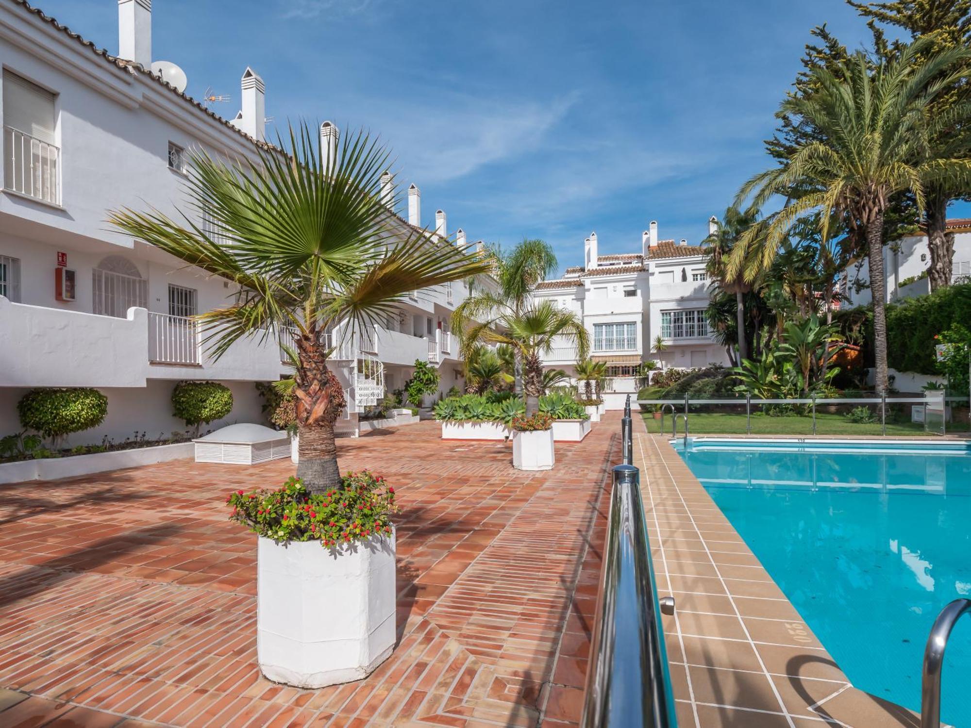 3 Bdrm Stylish Apt W Pool In Puerto Banus Marbella Exterior foto